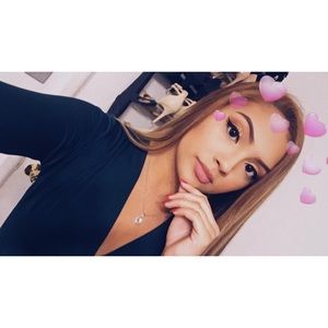 Meet your Posher, Denise